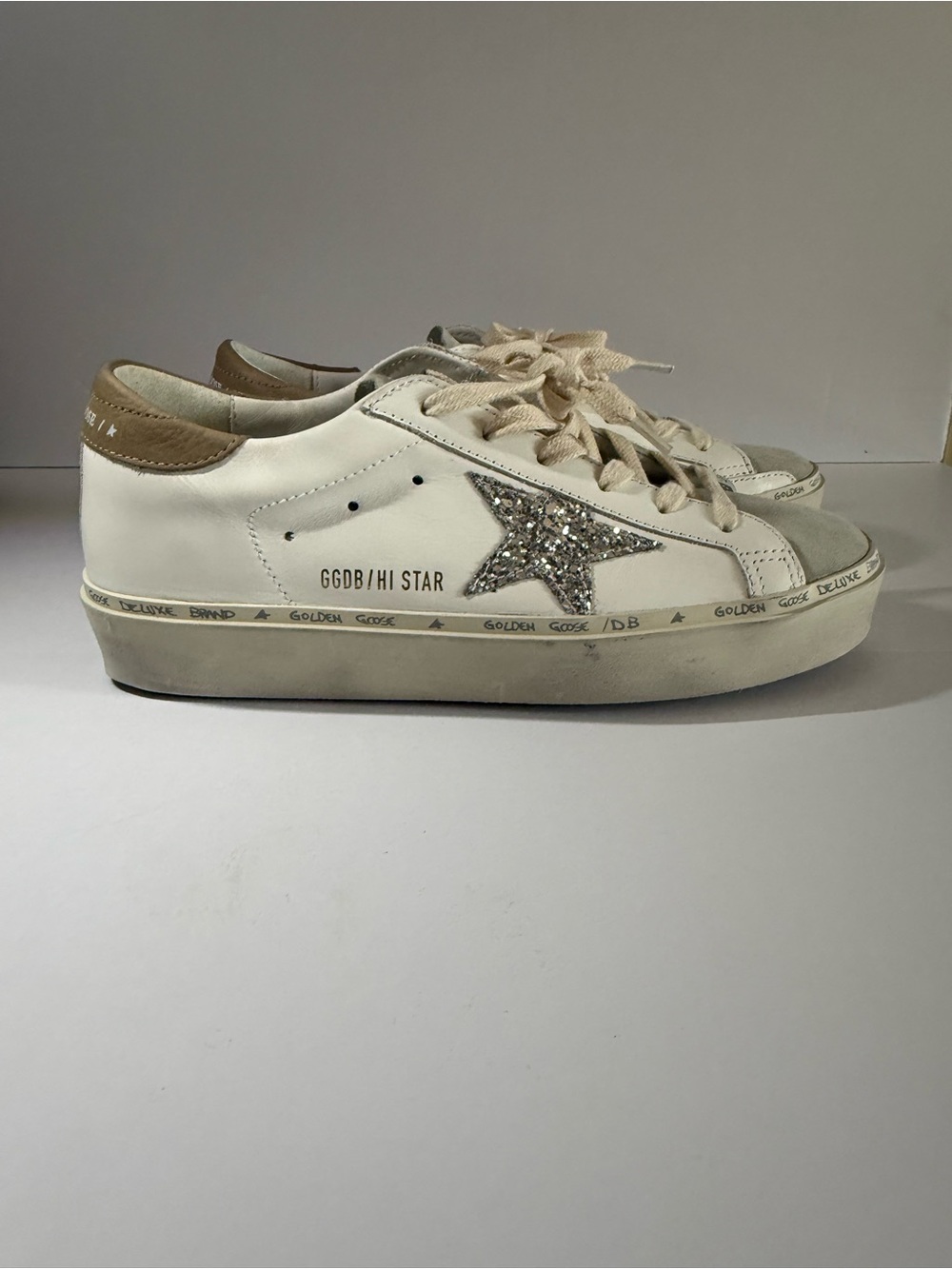 Golden Goose Hi Star Glitter Star Leather Sneaker in White and Beige size eur 38